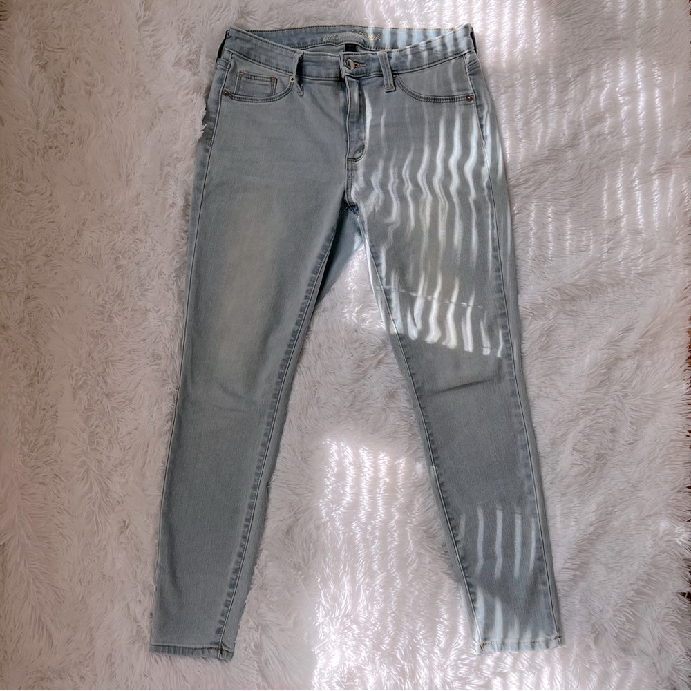 Light blue women’s jeans size 8